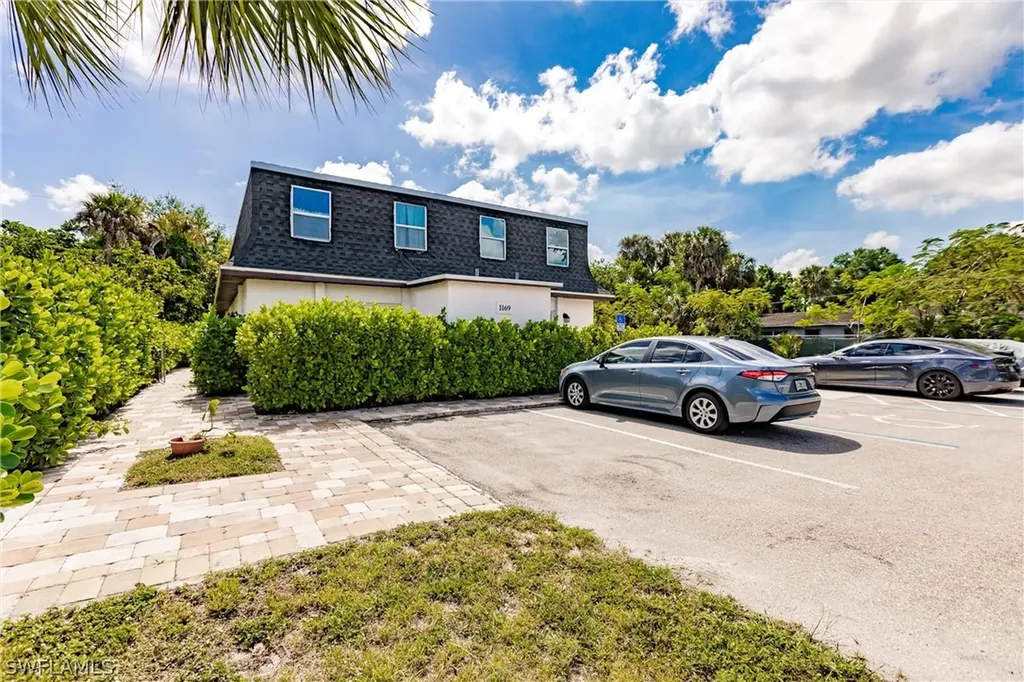 1169-1175 Veronica S Shoemaker Boulevard Fort Myers FL 33916