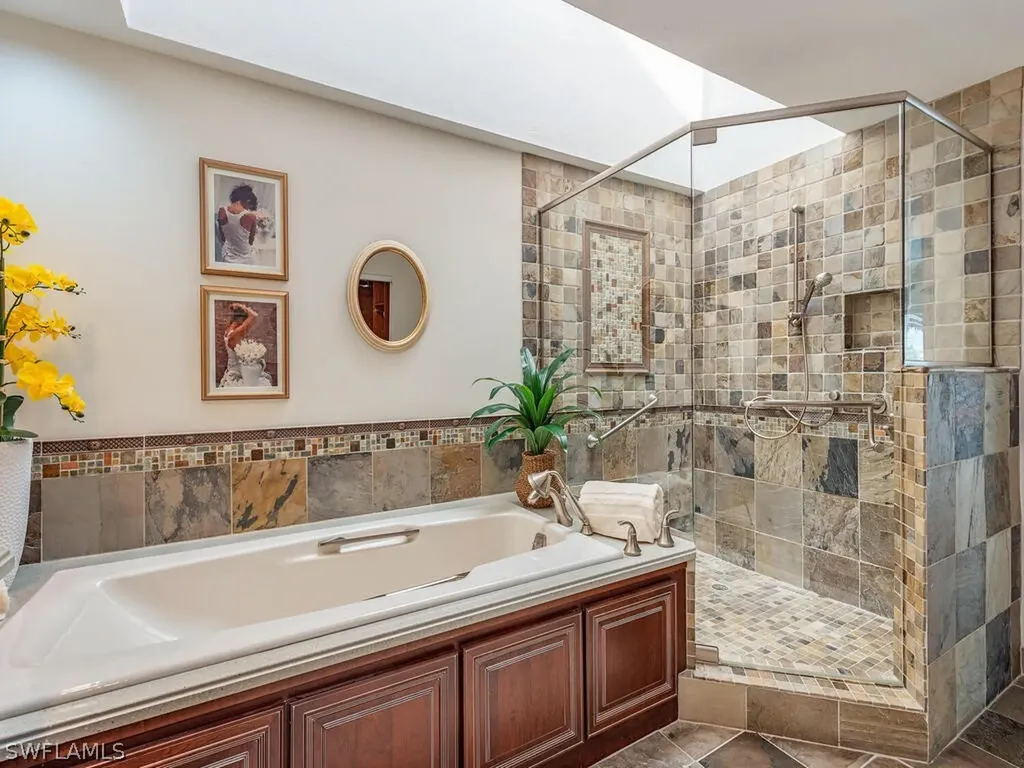 645 Bridgeway Lane Naples FL 34108-2745