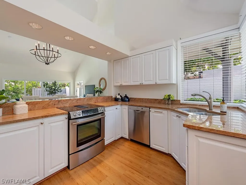 645 Bridgeway Lane Naples FL 34108-2745