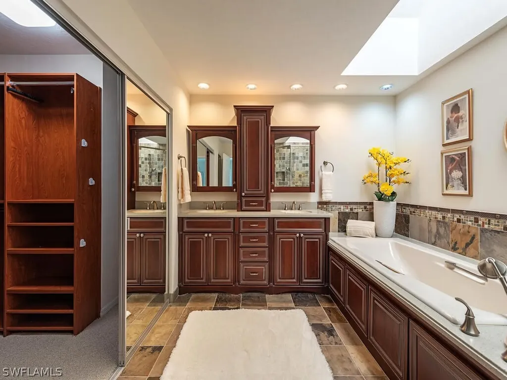 645 Bridgeway Lane Naples FL 34108-2745