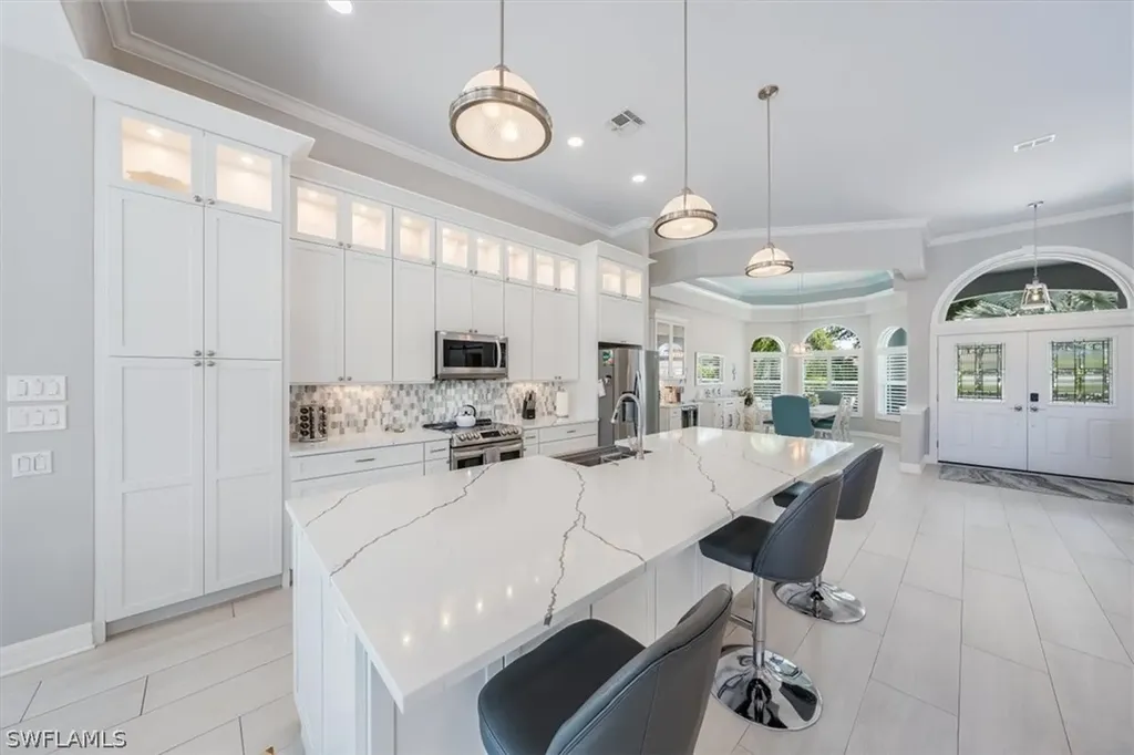 2137 Imperial Circle Naples FL 34110