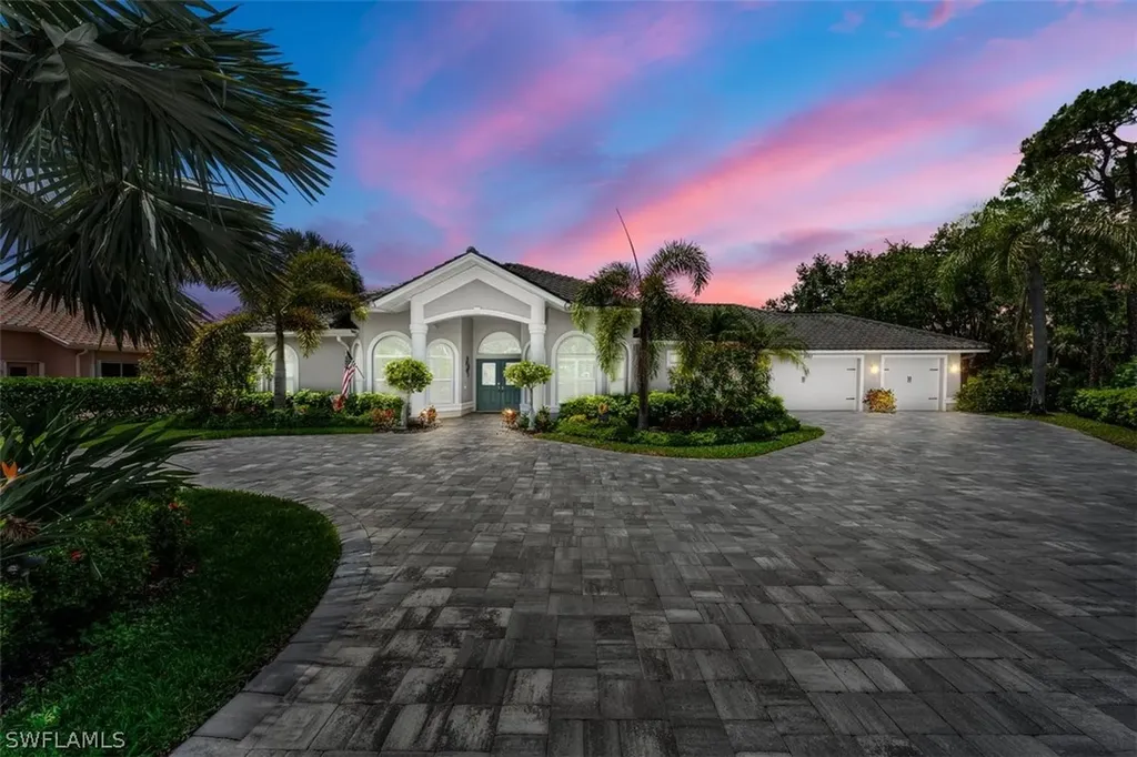 2137 Imperial Circle Naples FL 34110