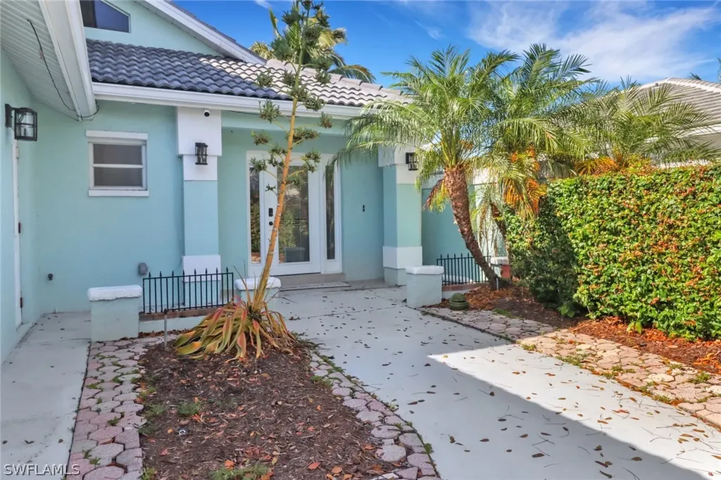 1145 Jardin Drive Naples FL 34104