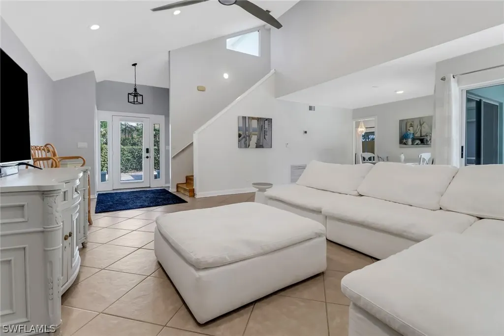 1145 Jardin Drive Naples FL 34104
