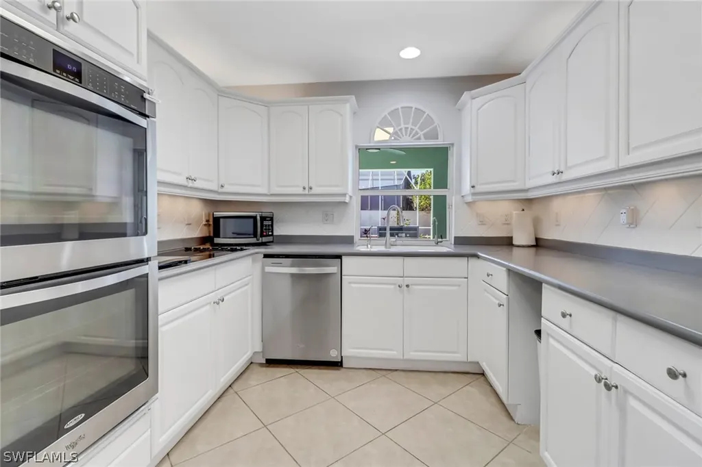 1145 Jardin Drive Naples FL 34104