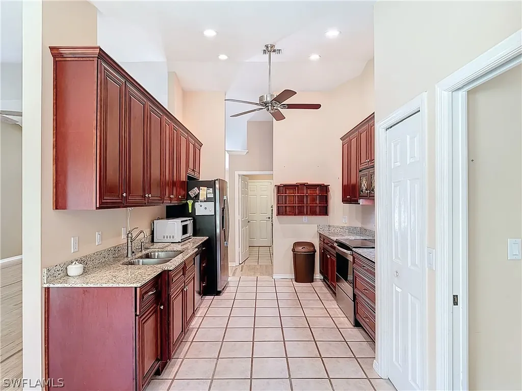 3661 5th Avenue NW Naples FL 34120