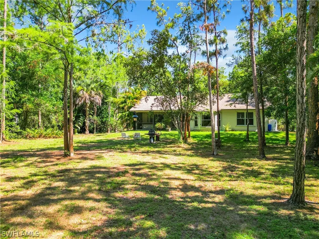 3661 5th Avenue NW Naples FL 34120