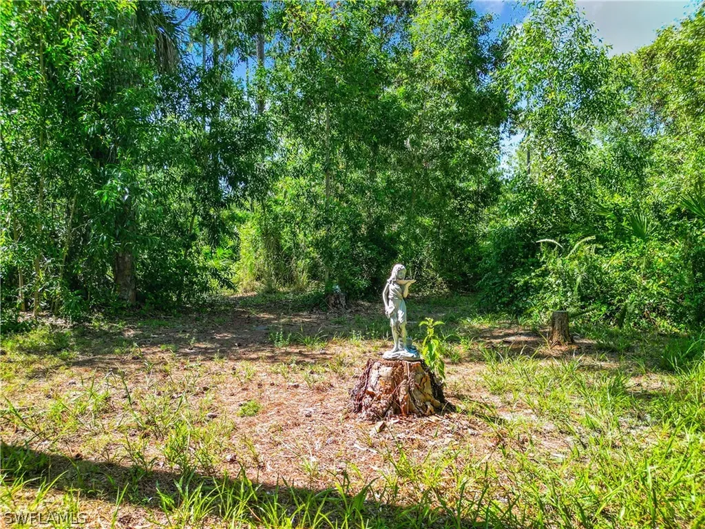 3661 5th Avenue NW Naples FL 34120