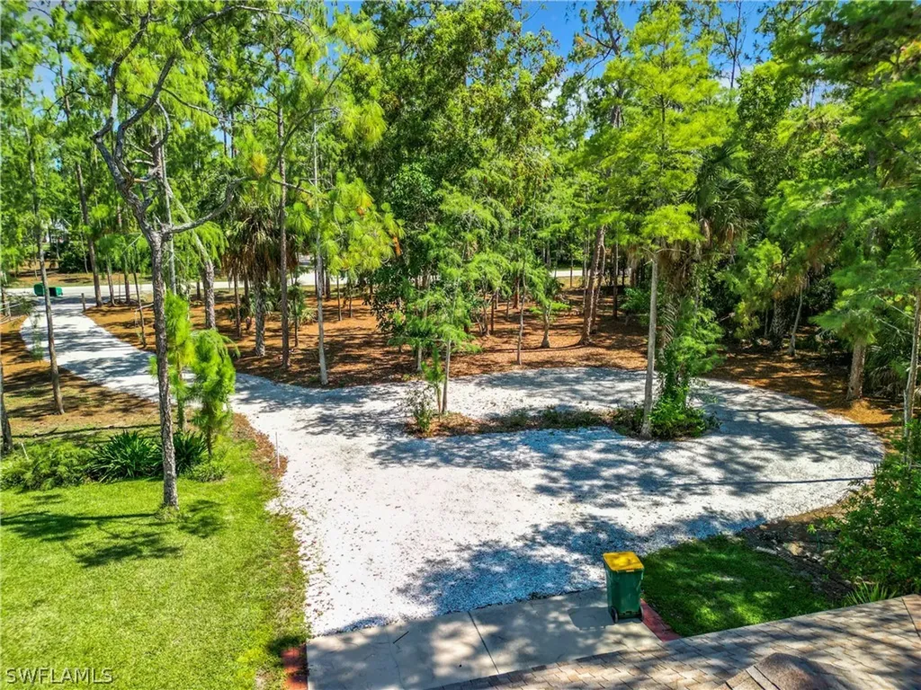 3661 5th Avenue NW Naples FL 34120