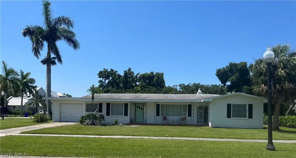 1350 Hanton Avenue Fort Myers FL 33901