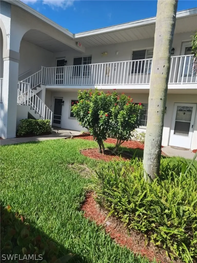 345 Gabriel Circle Naples FL 34104