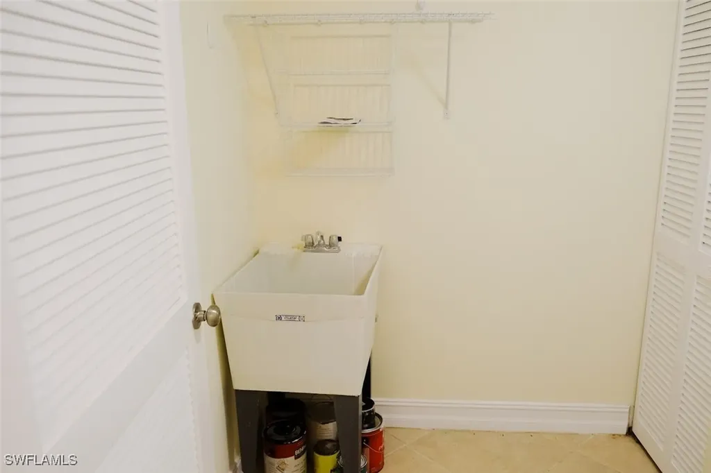 345 Gabriel Circle Naples FL 34104