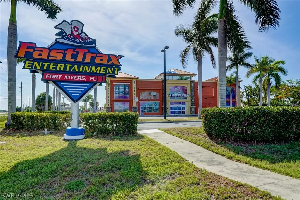 17455 Summerlin Road Fort Myers FL 33908
