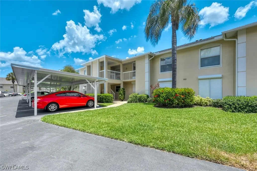 Naples FL, 661 Squire Circle, Unit 202