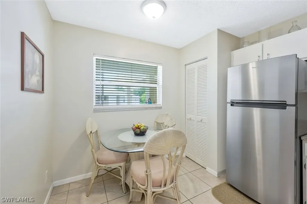 661 Squire Circle Naples FL 34104