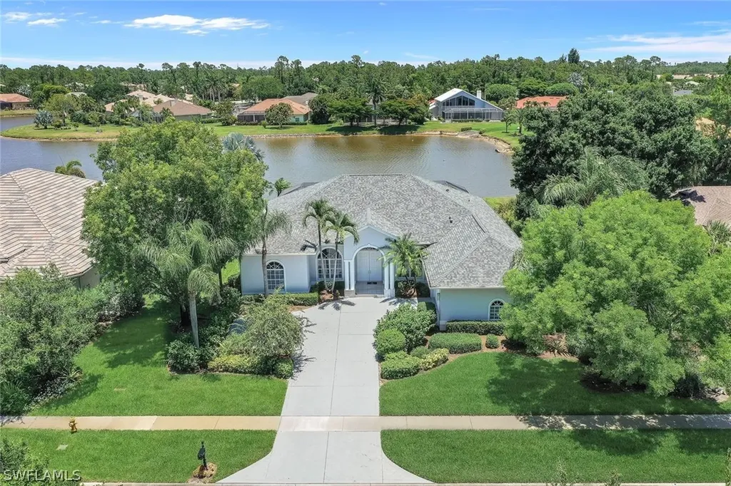 2060 Imperial Circle Naples FL 34110