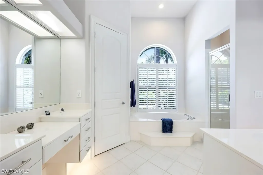 2060 Imperial Circle Naples FL 34110