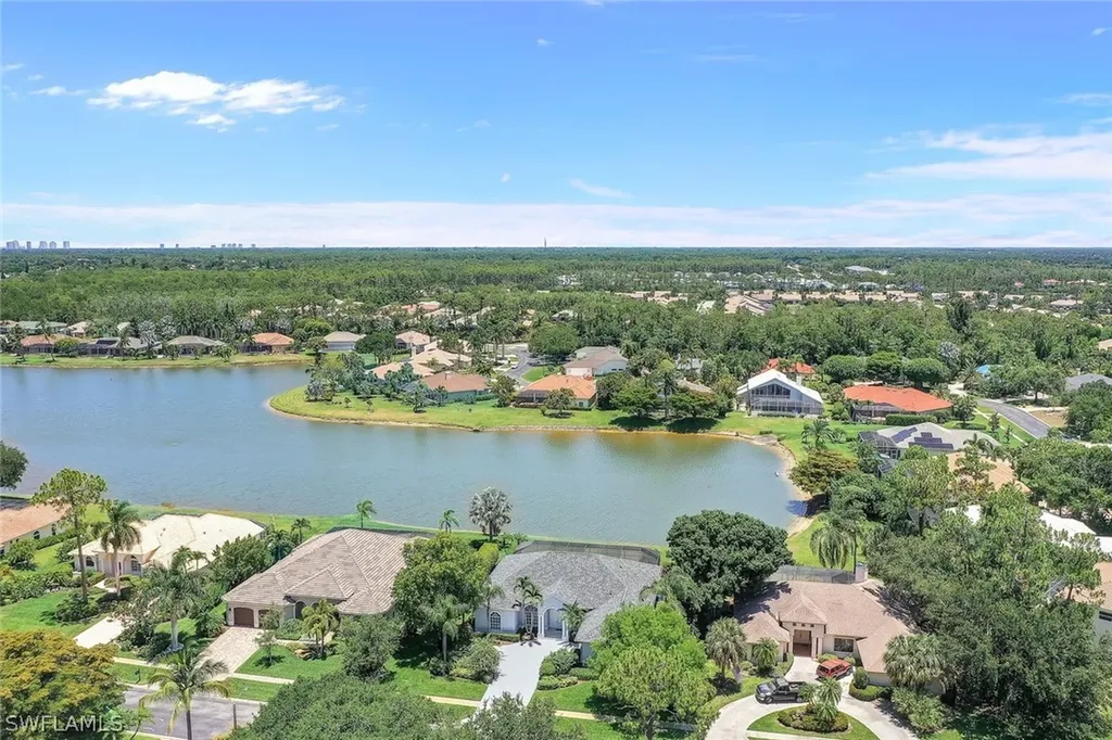 2060 Imperial Circle Naples FL 34110