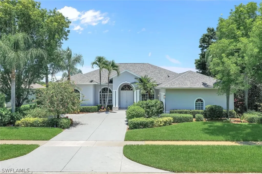 2060 Imperial Circle Naples FL 34110