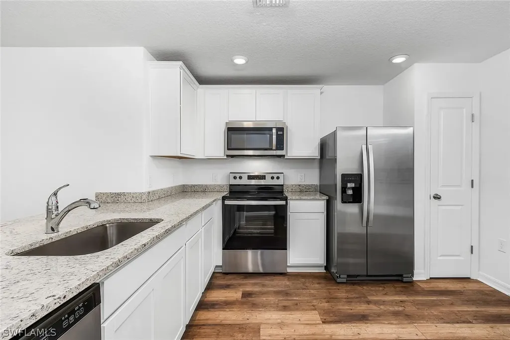 836 Gen D Macarthur Avenue Labelle FL 33935