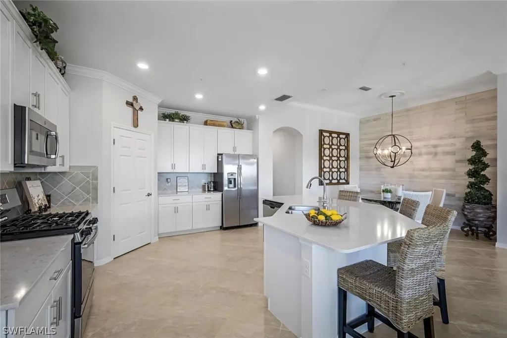 Naples FL, 2149 Frangipani Circle, Unit 202