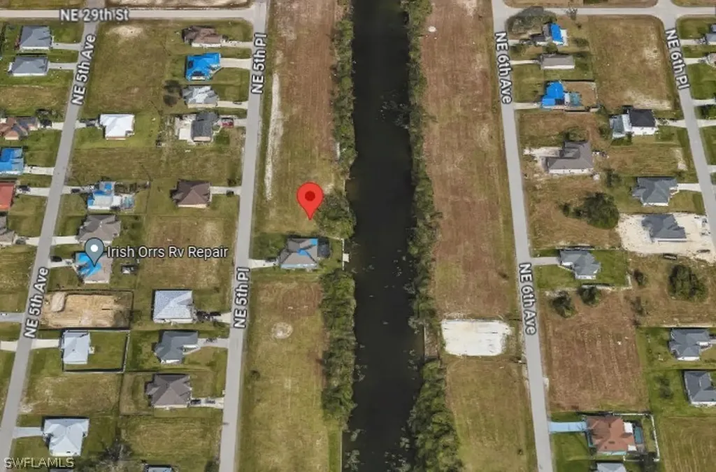 2807 NE 5th Place Cape Coral FL 33909