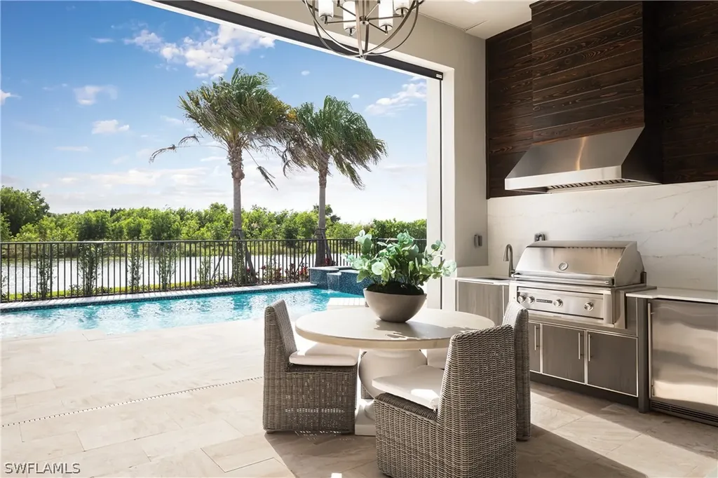 3260 Kumamoto Lane Naples FL 34114