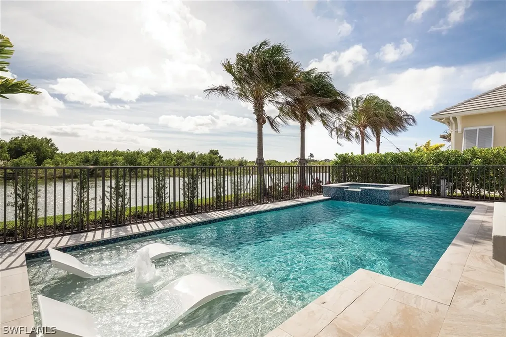 3260 Kumamoto Lane Naples FL 34114