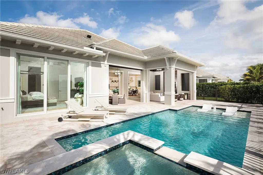 3260 Kumamoto Lane Naples FL 34114
