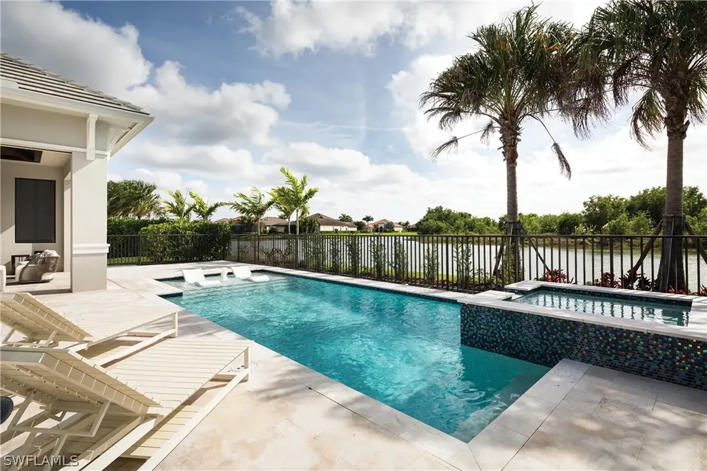 3260 Kumamoto Lane Naples FL 34114