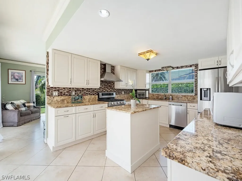 875 Robin Court Marco Island FL 34145