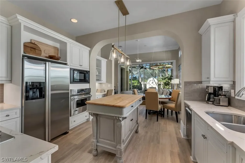 4661 Via Roma Estero FL 34134