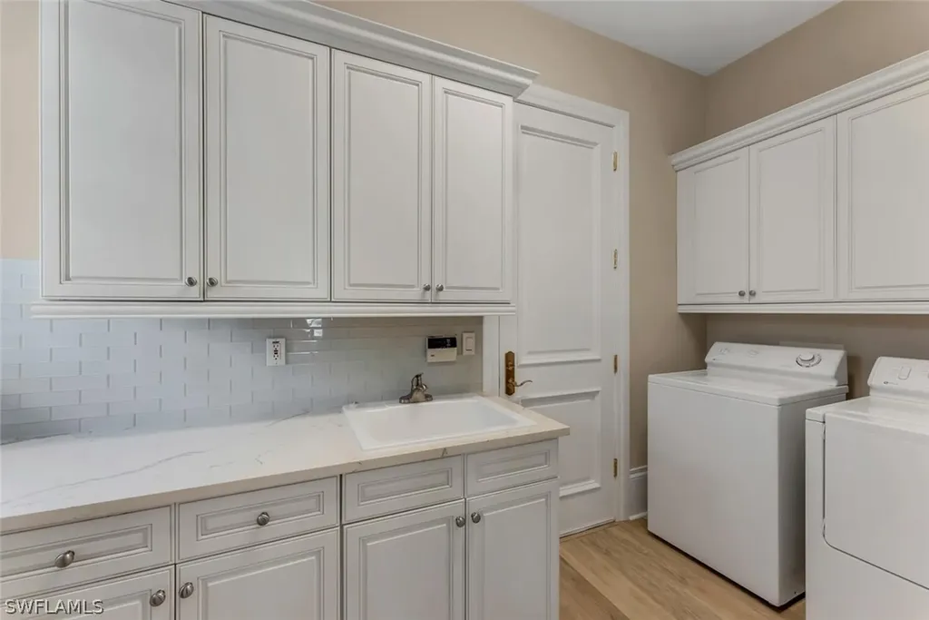 4661 Via Roma Estero FL 34134