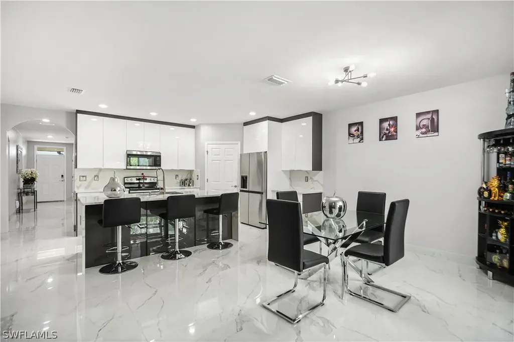 2749 NE 7th Place Cape Coral FL 33909