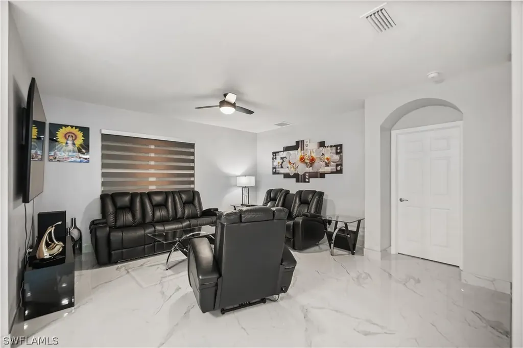 2749 NE 7th Place Cape Coral FL 33909