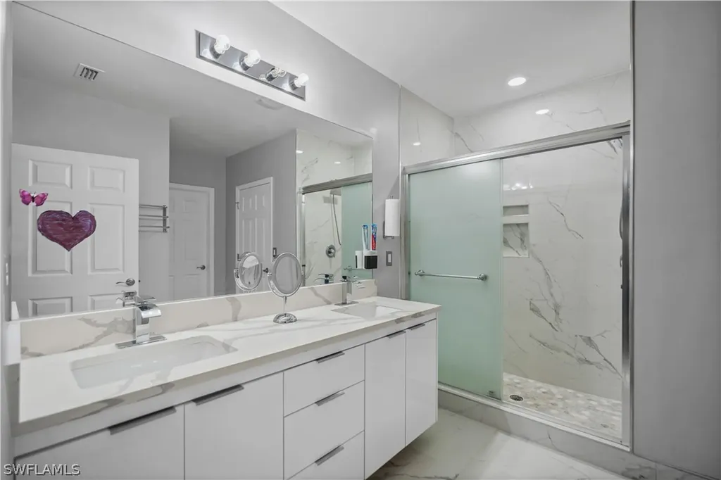 2749 NE 7th Place Cape Coral FL 33909