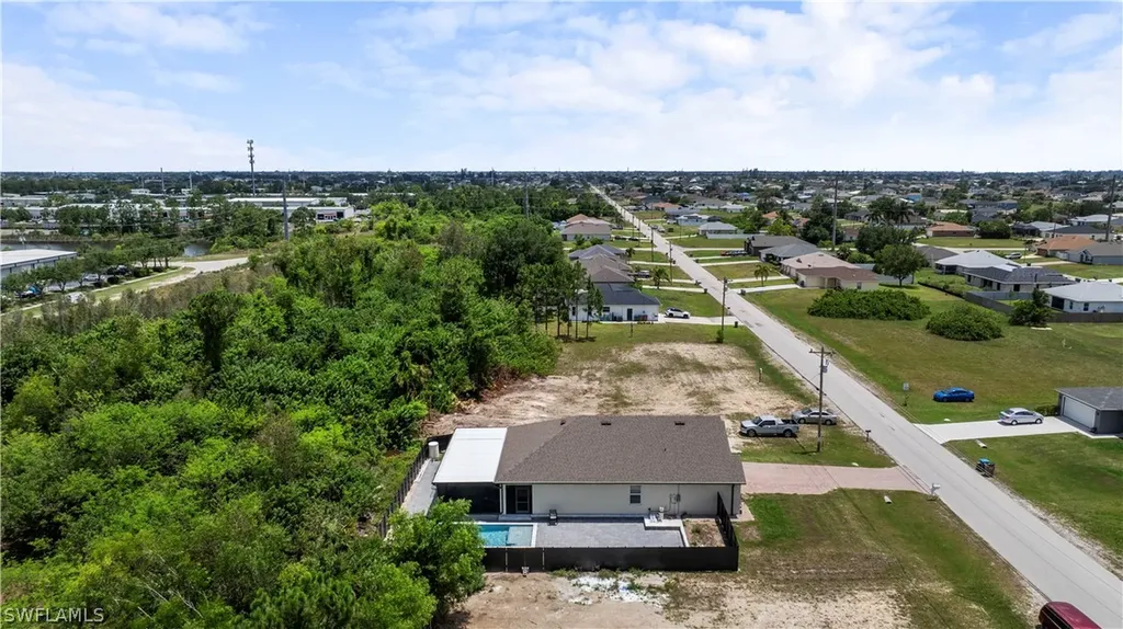 2749 NE 7th Place Cape Coral FL 33909