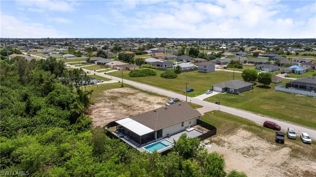 2749 NE 7th Place Cape Coral FL 33909