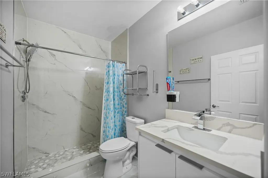 2749 NE 7th Place Cape Coral FL 33909