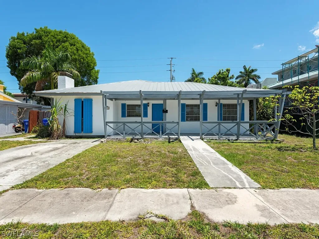 1159 Broad Avenue N Naples FL 34102