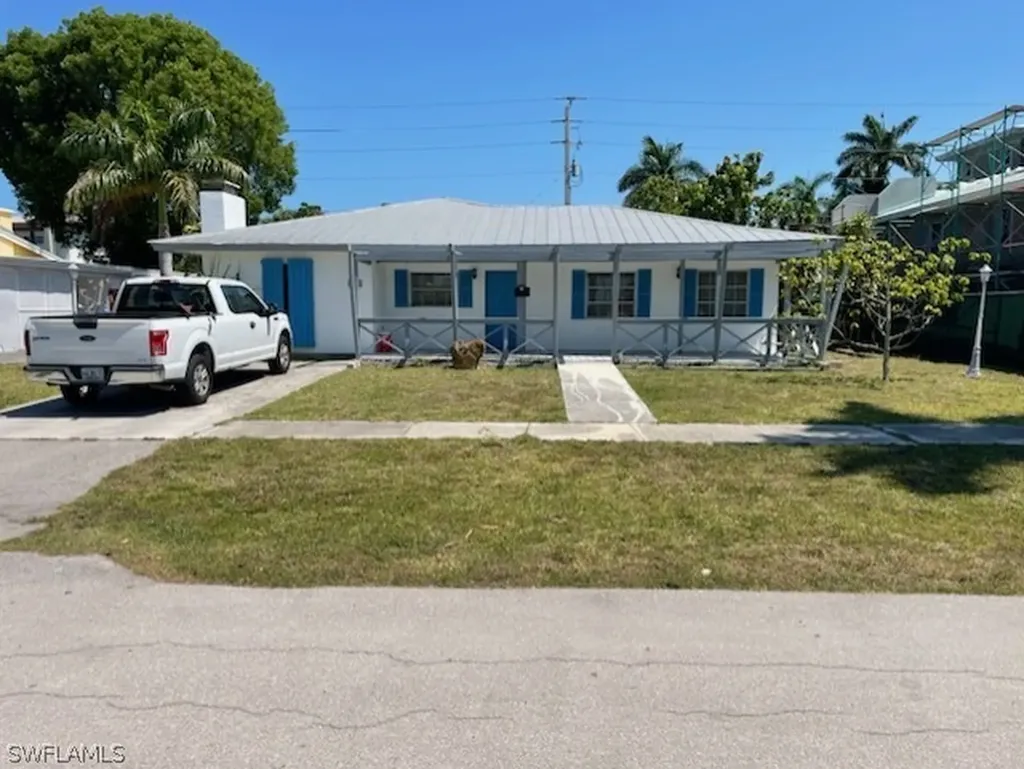 1159 Broad Avenue N Naples FL 34102