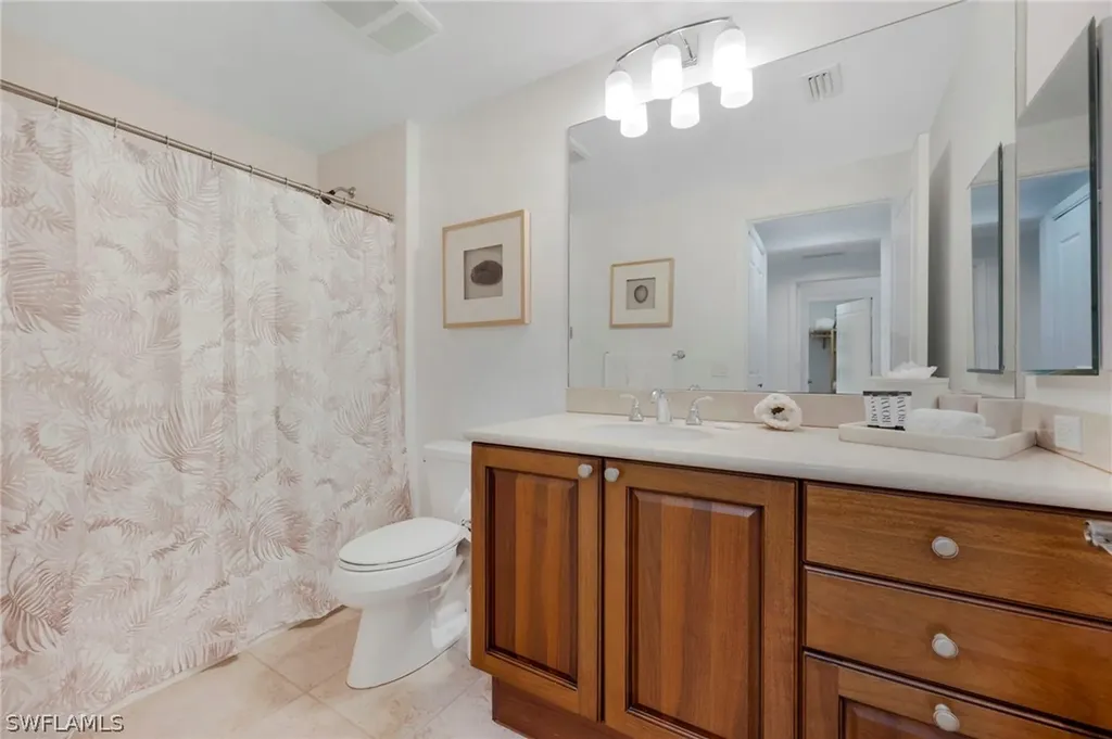 1045 Sandpiper Street Naples FL 34102