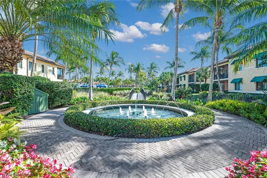1045 Sandpiper Street Naples FL 34102