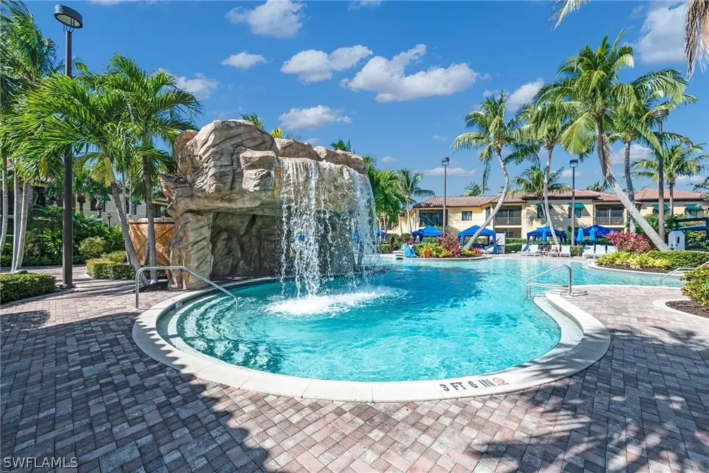 1045 Sandpiper Street Naples FL 34102