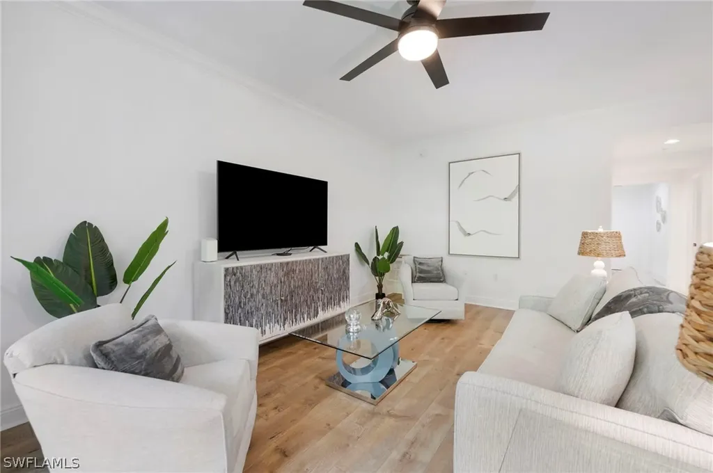 1045 Sandpiper Street Naples FL 34102