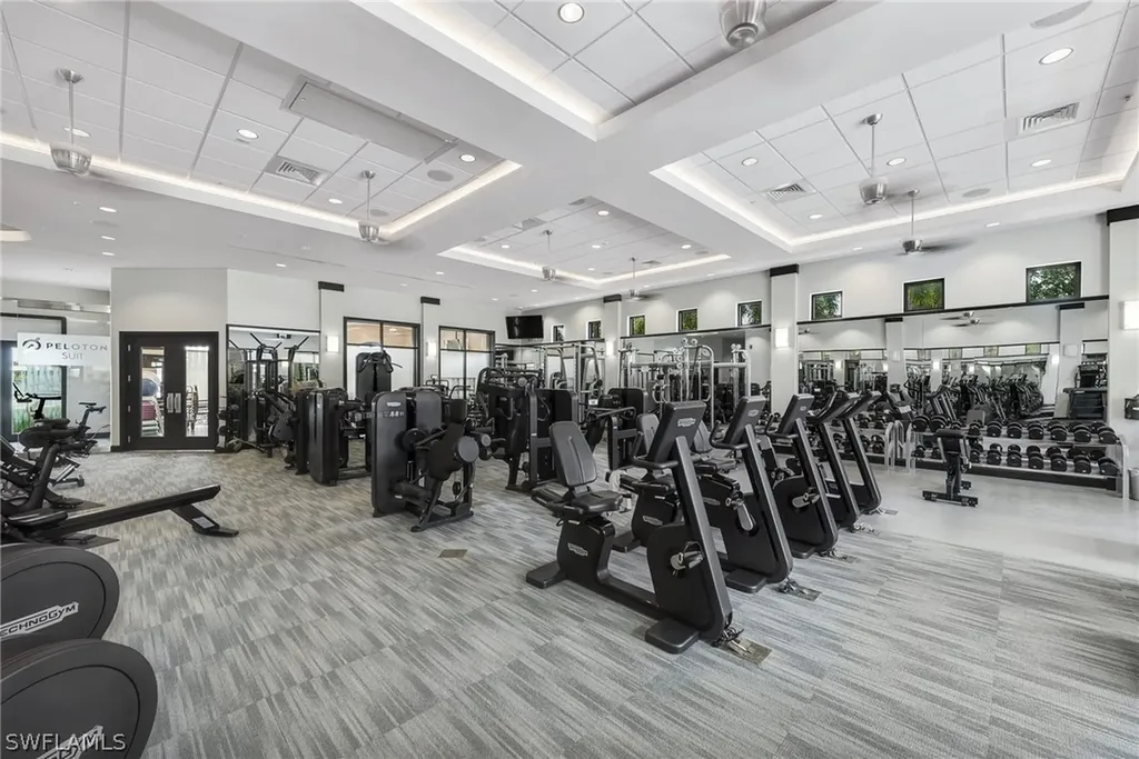 1045 Sandpiper Street Naples FL 34102