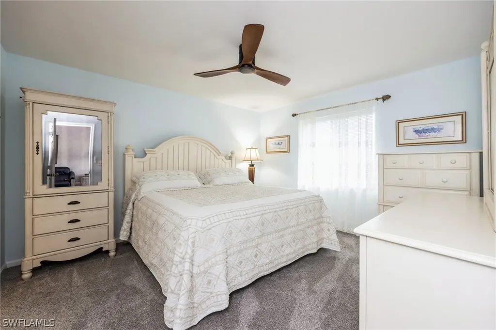 550 Saratoga Circle Naples FL 34104