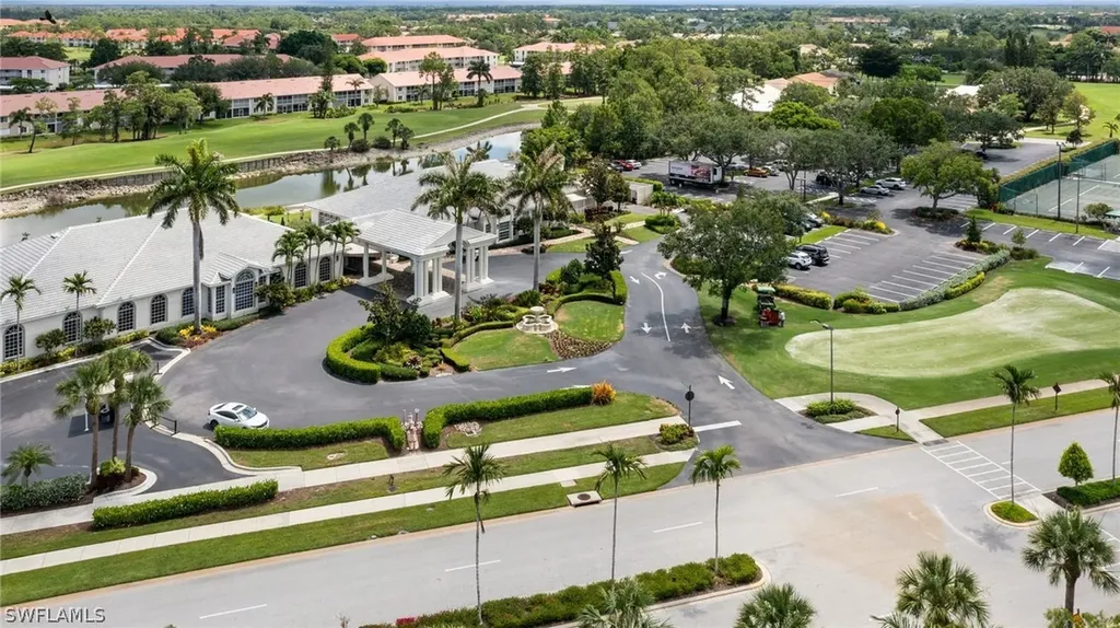 550 Saratoga Circle Naples FL 34104