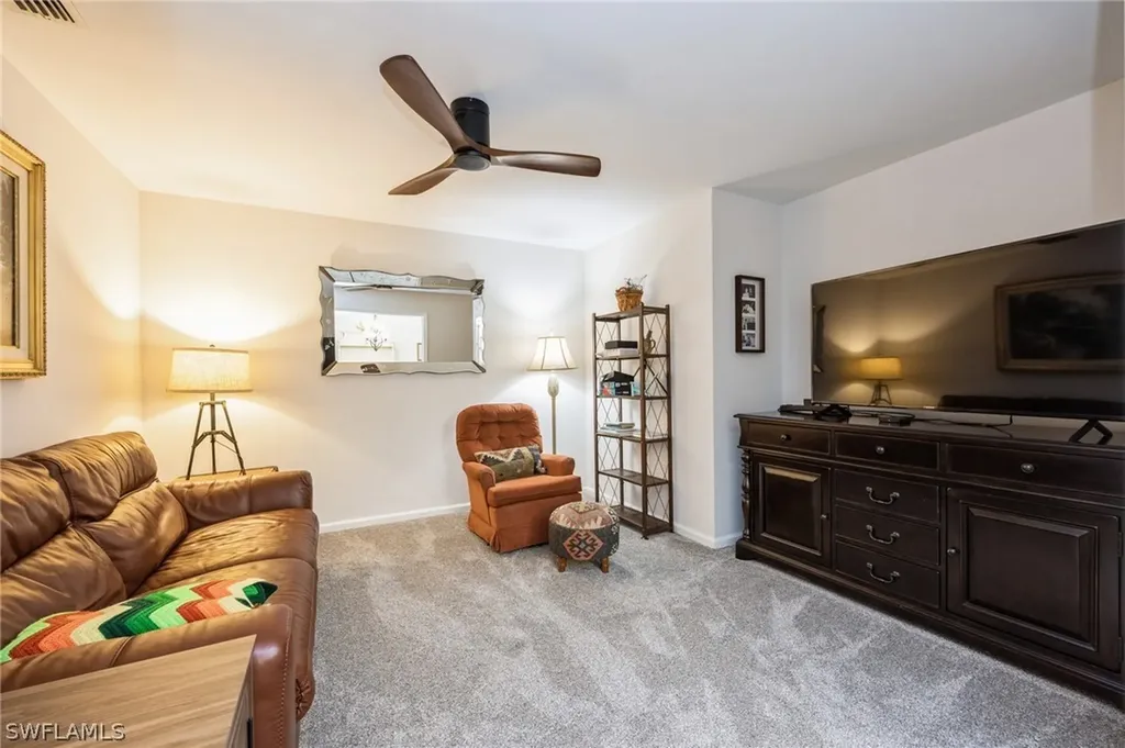 550 Saratoga Circle Naples FL 34104