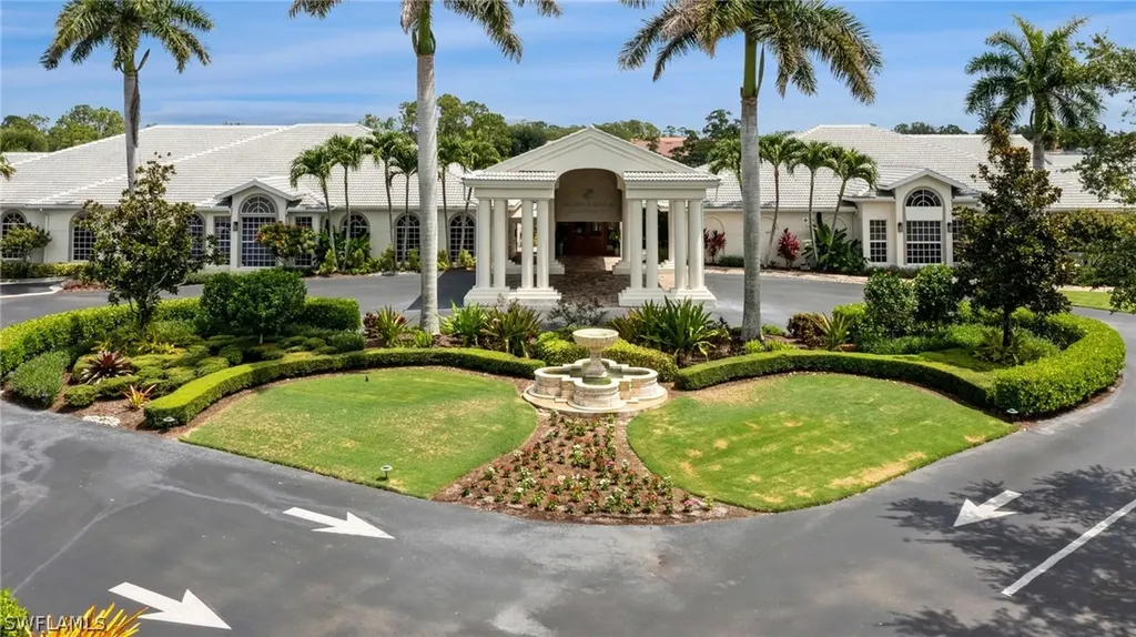 550 Saratoga Circle Naples FL 34104